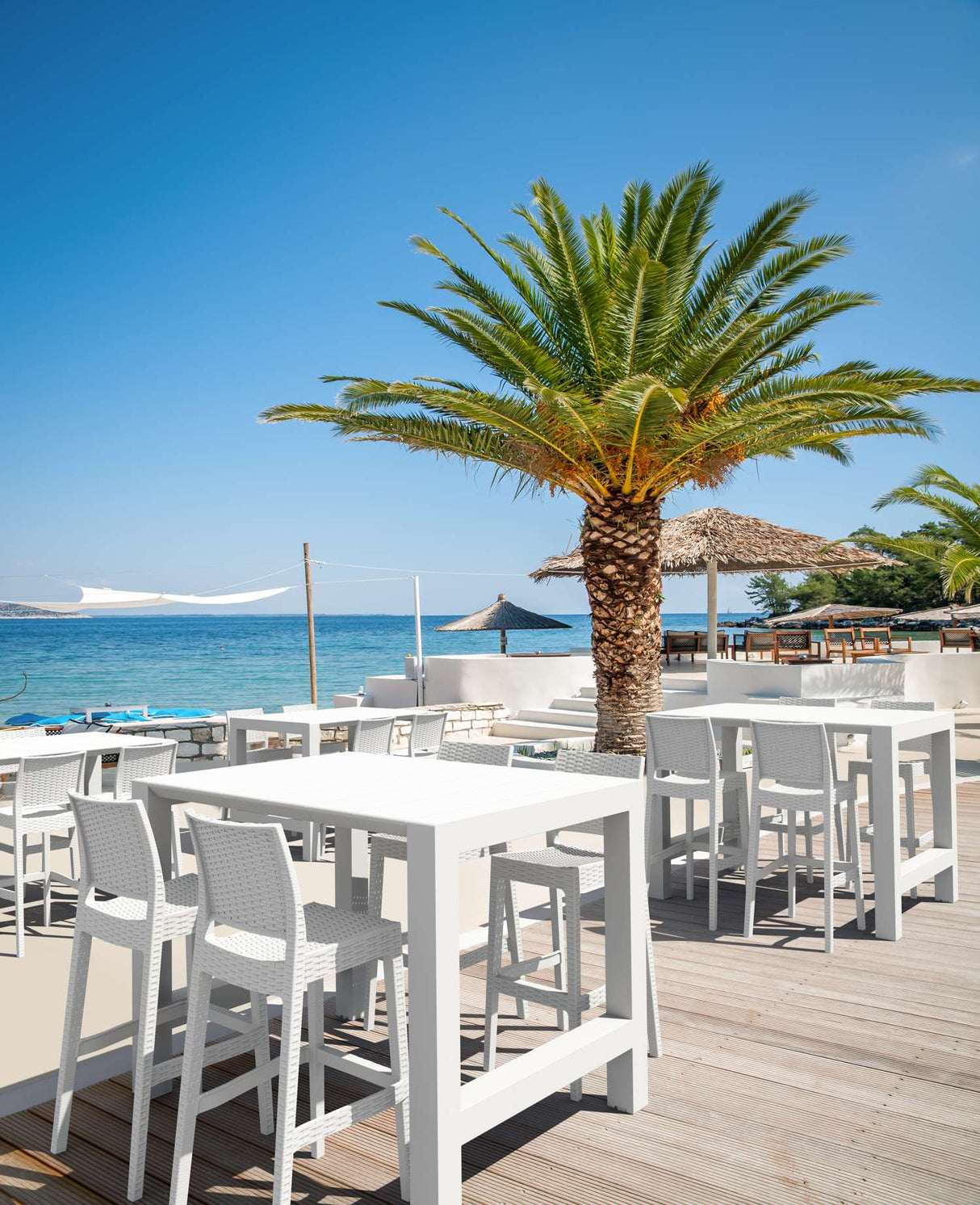 FL Vegas Hospitality Outdoor Extendable Bar Table