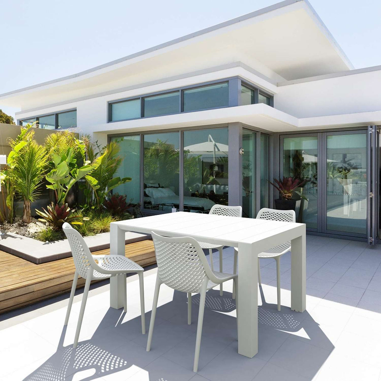 FL 5 Piece Vegas Hospitality Outdoor Extendable Dining Table with Air Chair