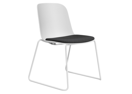 DD Juno Plastic Shell Sled Base Breakout Chair