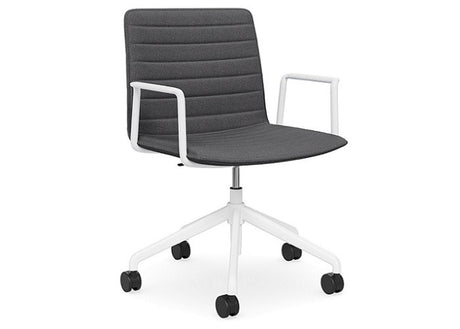 DD Nikola Meeting Chair with White Arm Rest