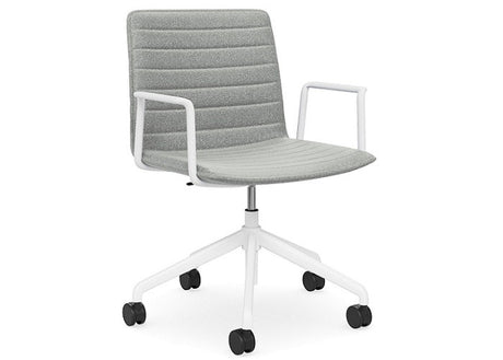 DD Nikola Meeting Chair with White Arm Rest