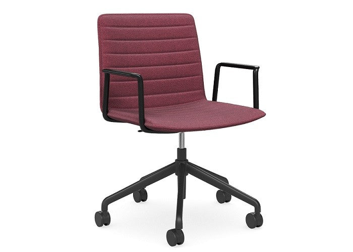 DD Nikola Meeting Chair with Black Arm Rest