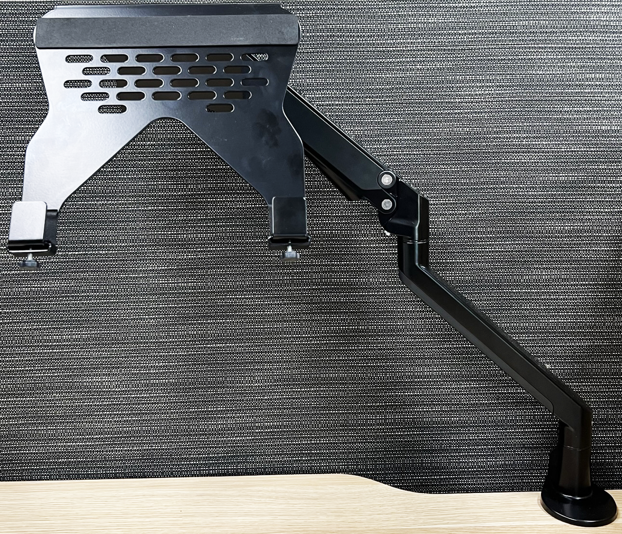 VESA-mount laptop tray